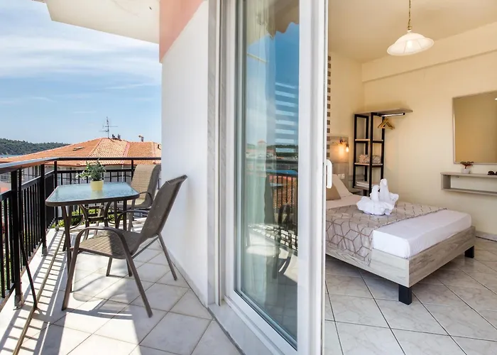 Ianos Aparthotel