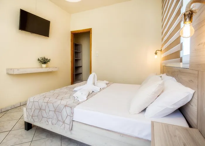 Ianos Aparthotel