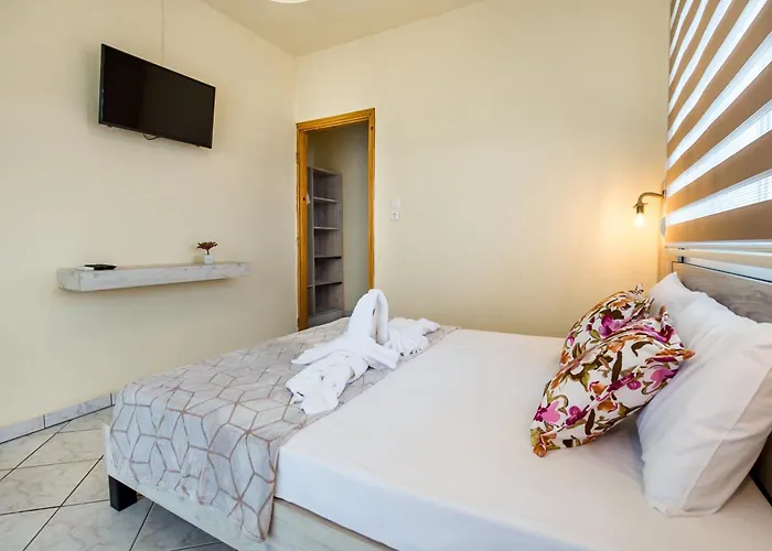 Ianos Aparthotel Potos