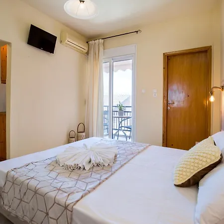 Ianos Aparthotel *