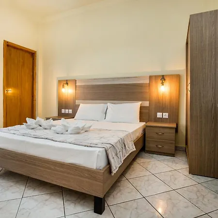 Ianos Aparthotel Potos