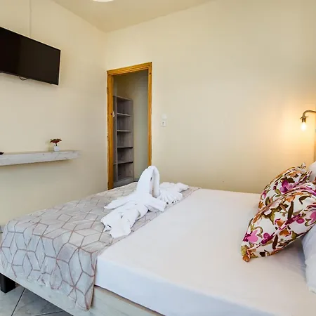 Ianos Aparthotel Potos