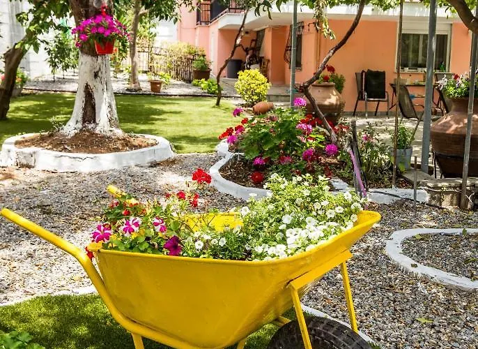 Ianos Aparthotel Potos